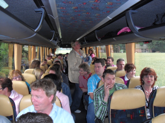 Meyer 1.jpg - Am 14.06.09 um 9:30 rollte der Bus mit 65 Teilnehmern in Richtung Papenburg